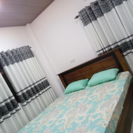 Bed and Breakfast Sky Bloom Homagama Экстерьер фото