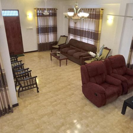 Bed and Breakfast Sky Bloom Homagama Экстерьер фото