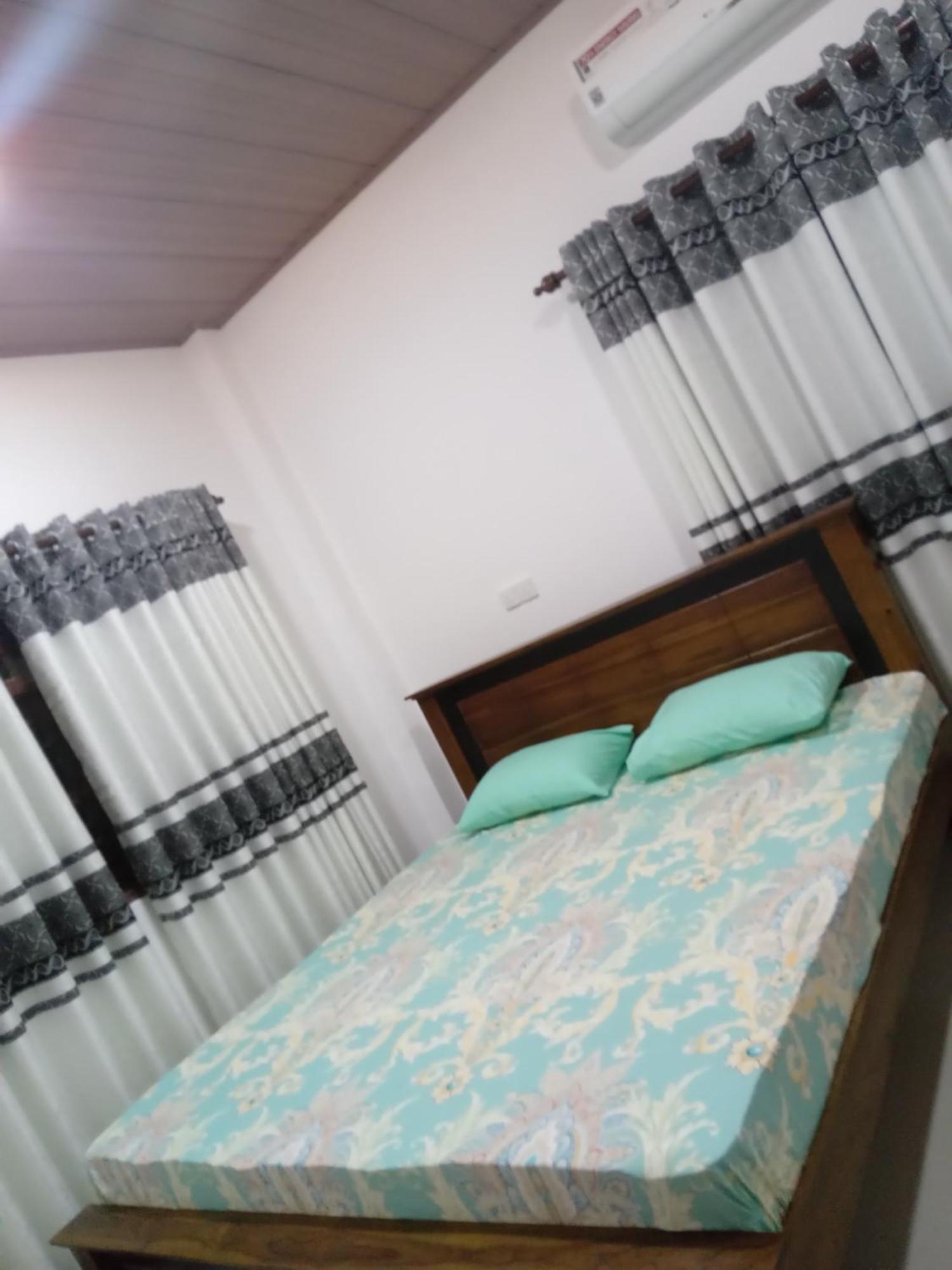 Bed and Breakfast Sky Bloom Homagama Экстерьер фото