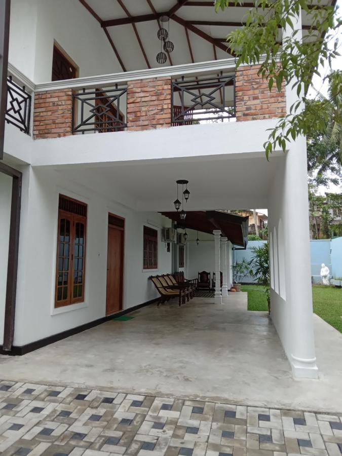 Bed and Breakfast Sky Bloom Homagama Экстерьер фото