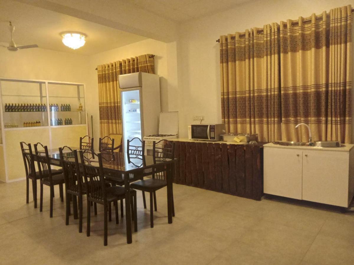 Bed and Breakfast Sky Bloom Homagama Экстерьер фото