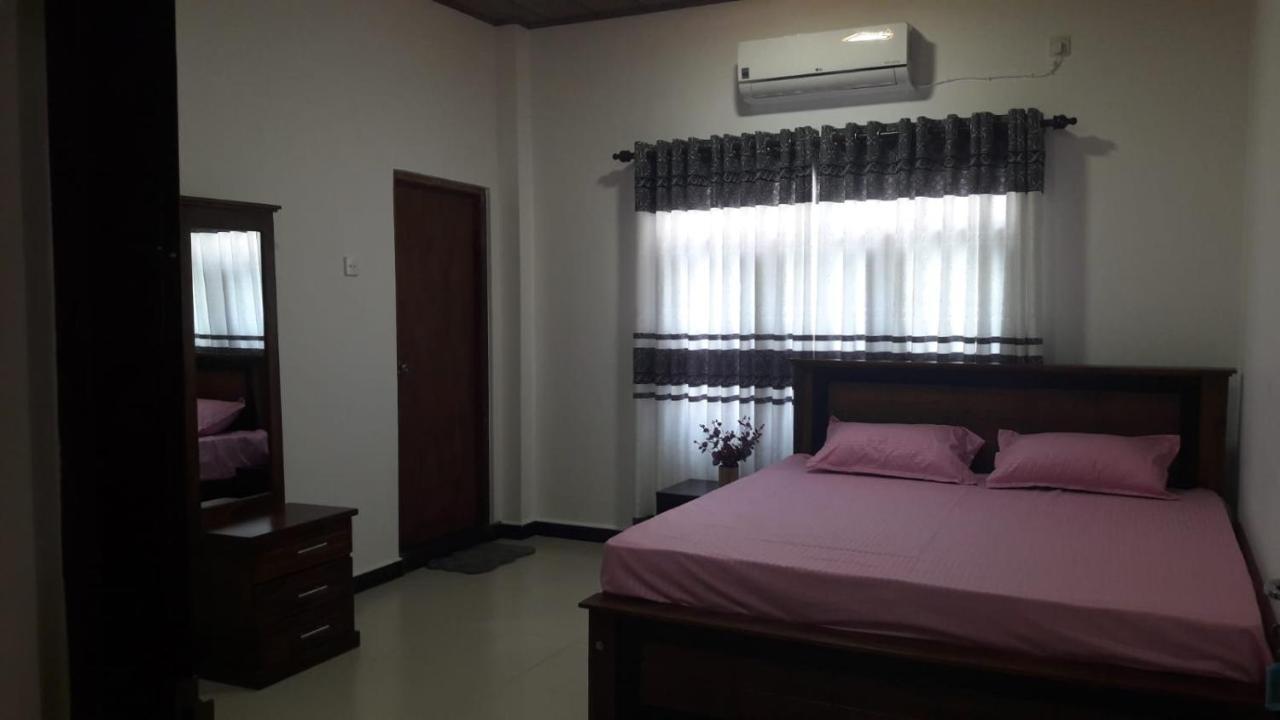 Bed and Breakfast Sky Bloom Homagama Экстерьер фото