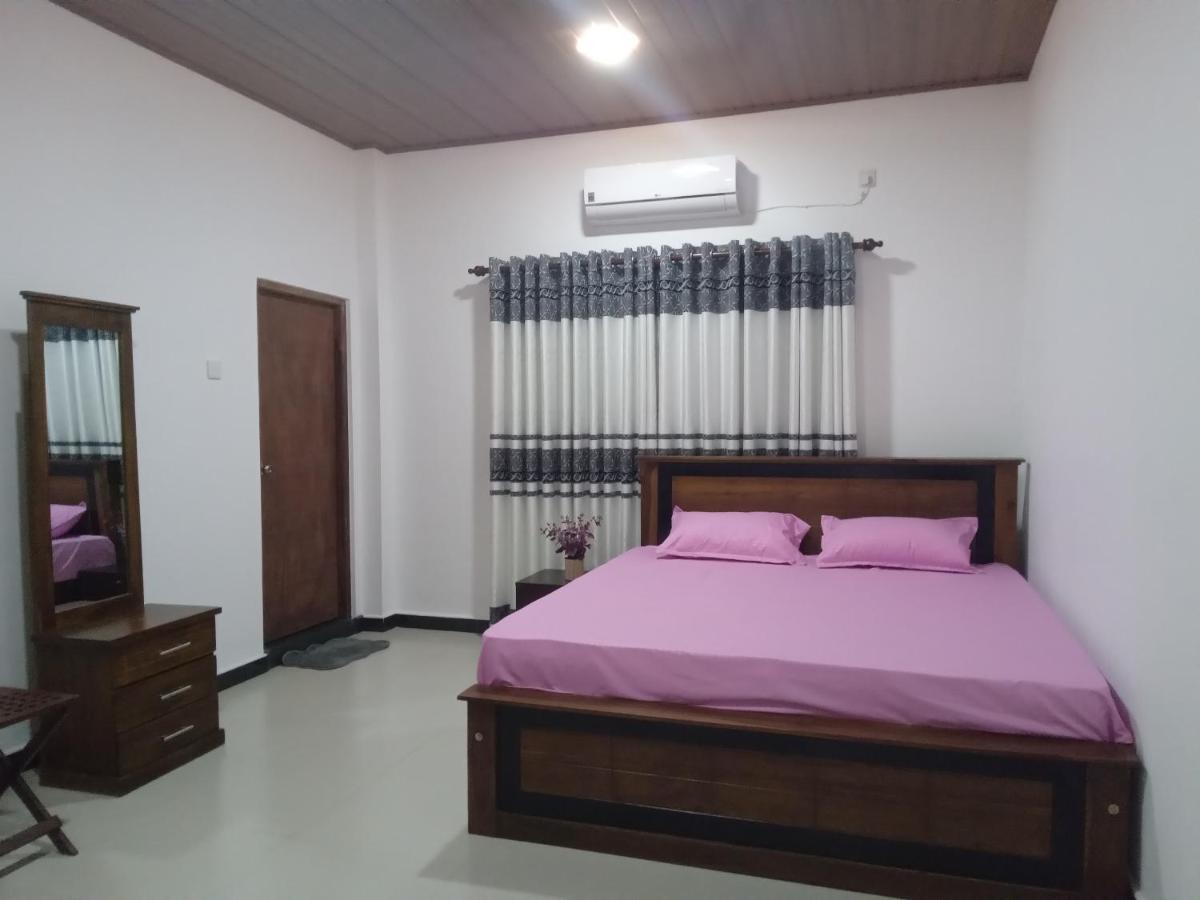 Bed and Breakfast Sky Bloom Homagama Экстерьер фото