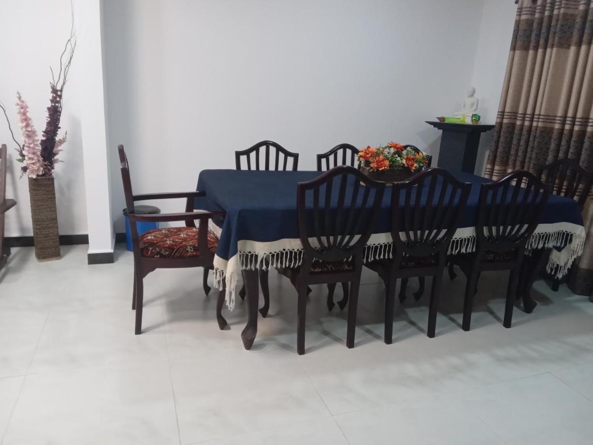 Bed and Breakfast Sky Bloom Homagama Экстерьер фото